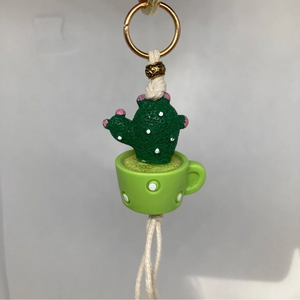 Handcrafted Cactus Macrame Keychain - Picture 7 of 7